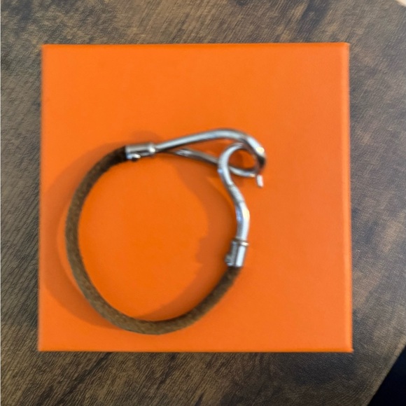 Hermes leather hook bracelet - Picture 5 of 9